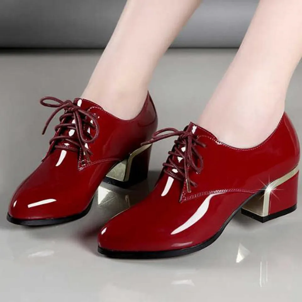 Moda femminile nero brillante tacco quadrato di alta qualità autunno e inverno stivali donna vino rosso scarpe fresche Botas Femininas G9004