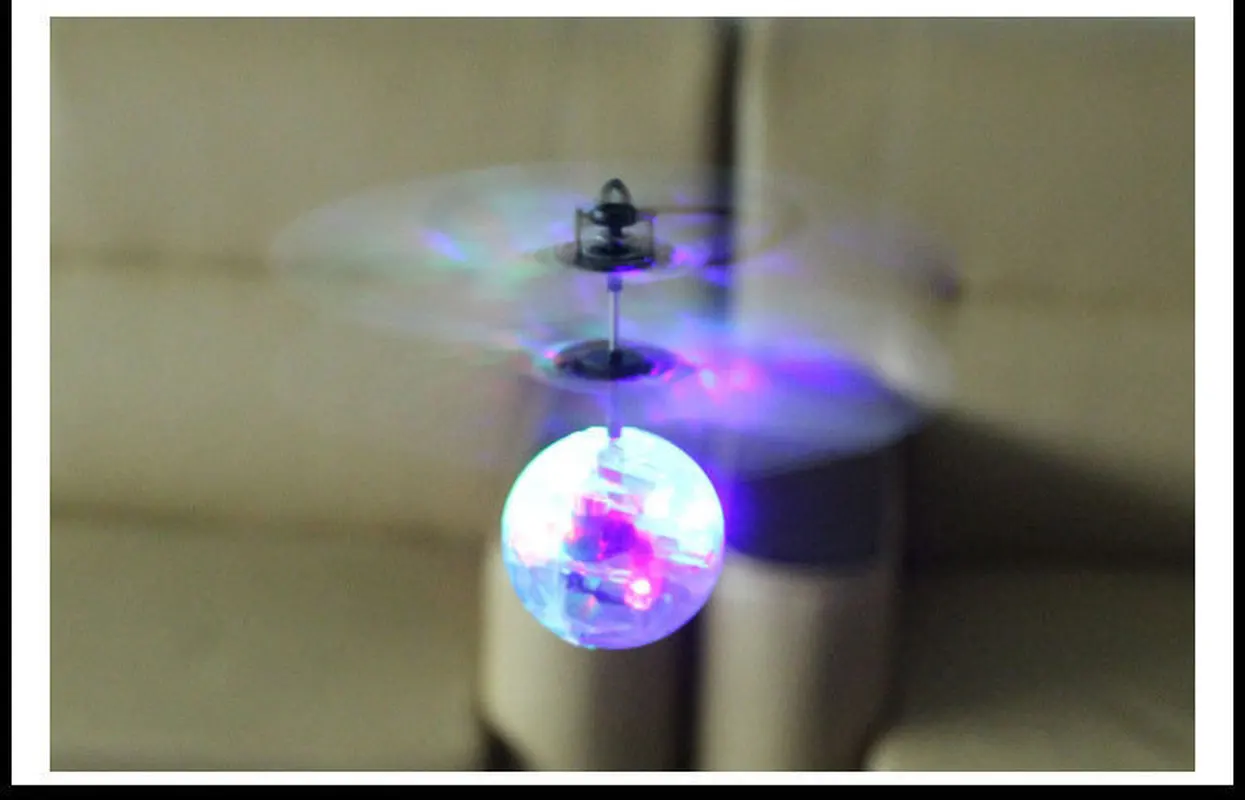 New Flying Ball Luminous Kid\'s Flight Balls Electronic Infrared Induction Aircraft Remote Control Toys LED Light Mini Helicopter