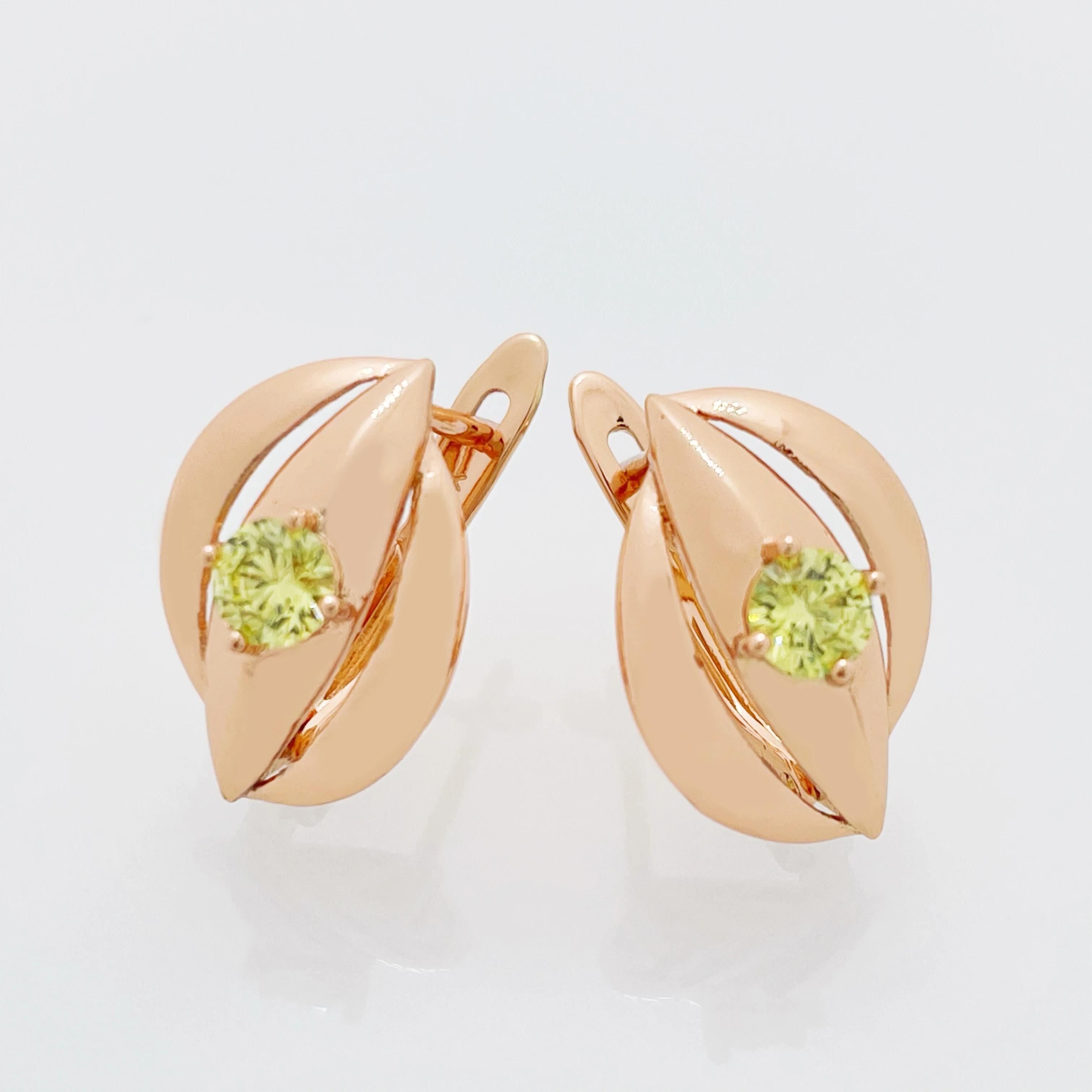 2021 جديد ليف شكل الطبيعية الزركون النساء أقراط 585 ارتفع الذهب اللون مكتب نمط مجوهرات الأزياء الأعلى