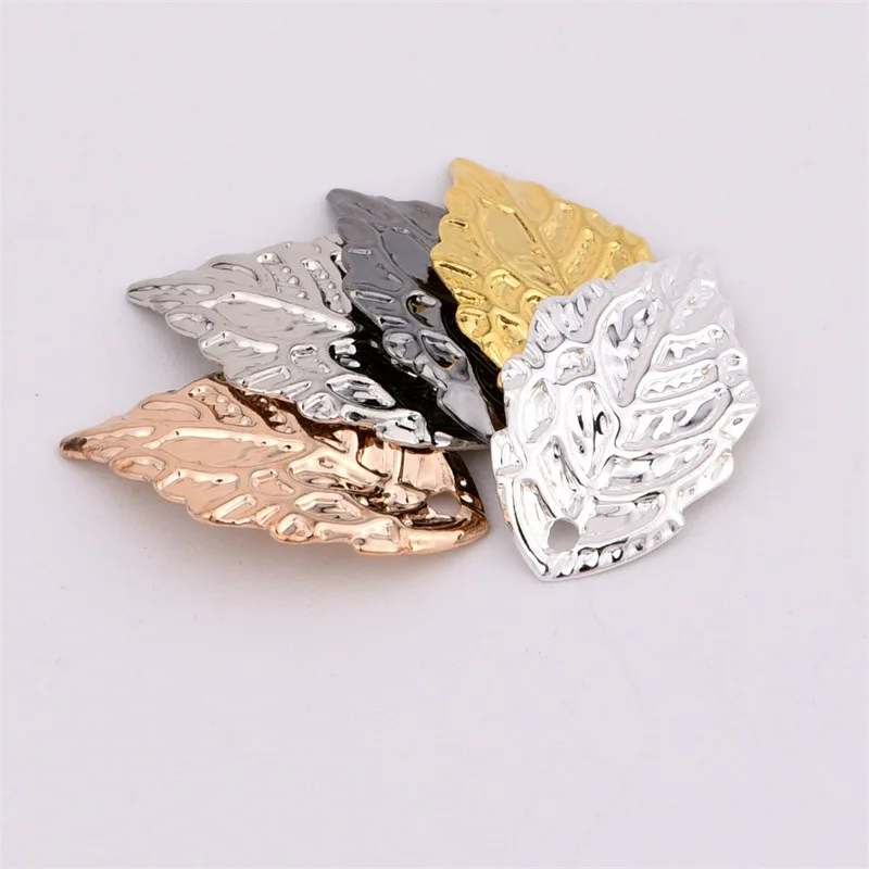 20 Pieces of 5 Colors 10 * 18 MM Filigree Leaf Pendant DIY Brass Necklace Pendant Embossed