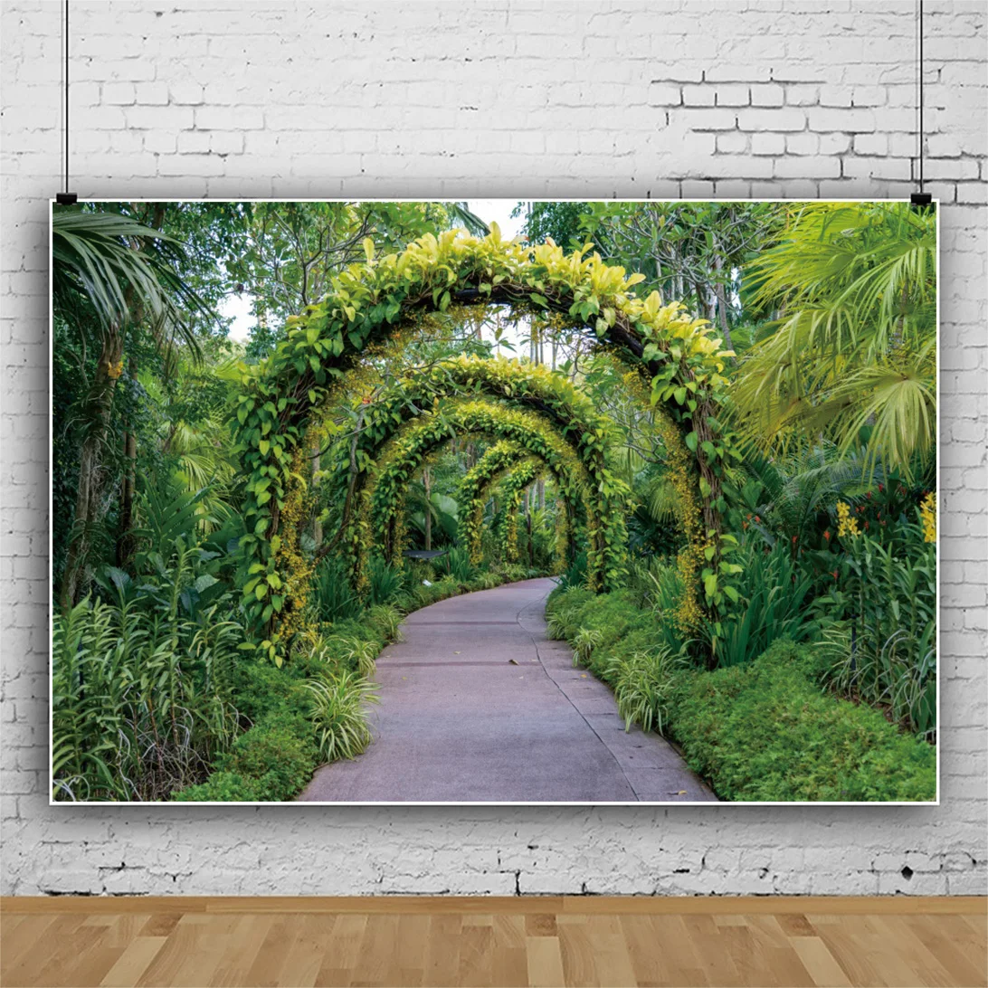 Laeacco zielona trawa ogród drzwi w kształcie łuku Park drzewo krzew sceniczny Photocall zdjęcie tło fotograficzne tło dla Photo Studio