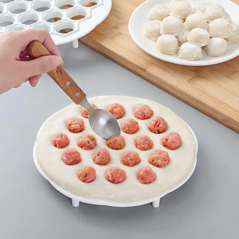 Dumplings Mold Pelmeni Maker Plastic 19 Holes Russian Ukraine Pastry and Bakery Accessories Baking Supplies Kitchen Gadget Sets