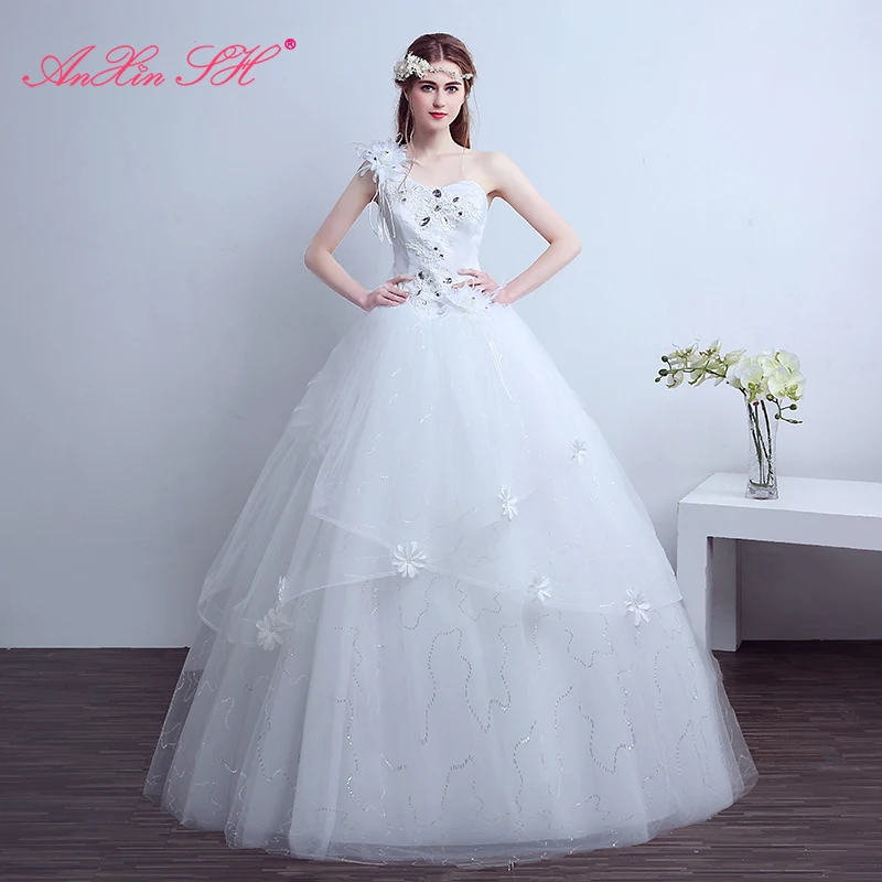 

AnXin SH white lace flower wedding dress luxury princess one shoulder beading crystal bride party red flower wedding dress