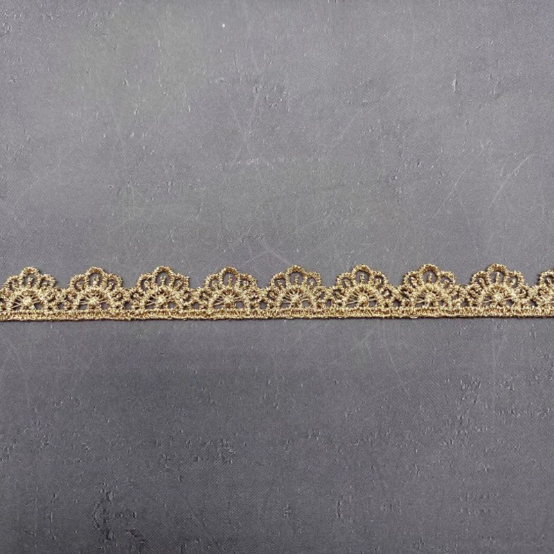 10Yds 1cm Wide Golden Wavy Hollw Flower Fabric DiyWedding Fluorescent Lace Gold Thread Embroidery Lace Accessories Trim