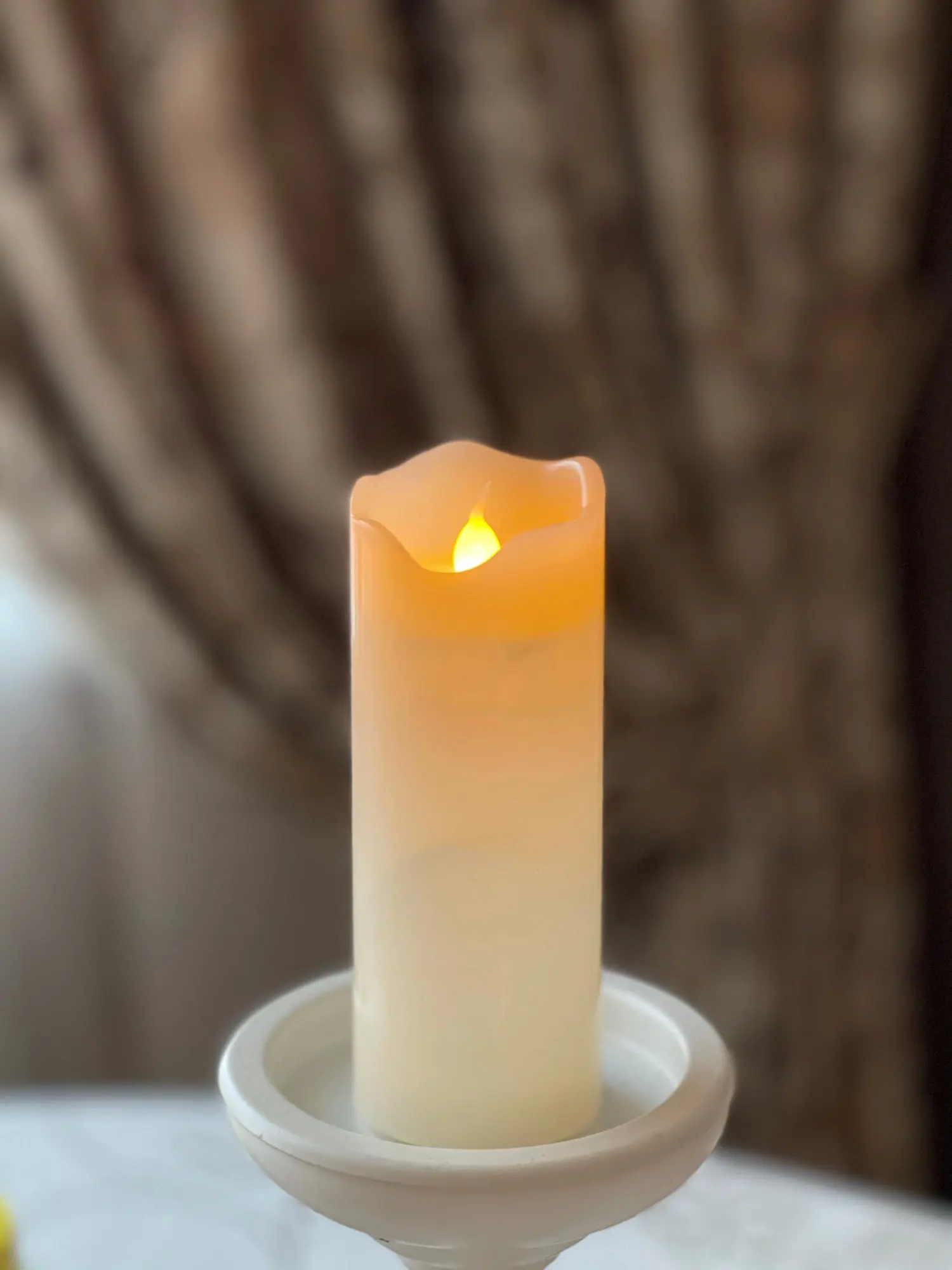 

Battery powered Flickering Led Pillar Candle Paraffin Wax Wavy Edge Home Wedding party table Lighting Decoration Dia.5cm-Amber