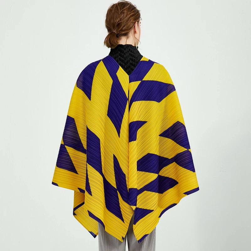 Miyake Pleated Geometric Argyle Aesthetic V-Neck Jackets Bat Sleeve Trench Long Coats Women Windbreak Loose Poncho Cloak