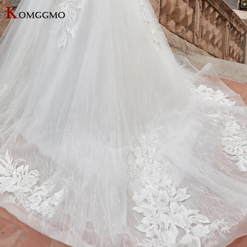 Vestido de novia de tul de alta gama con apliques bordados, manga de casquillo de lujo, cuello redondo, botón en la espalda