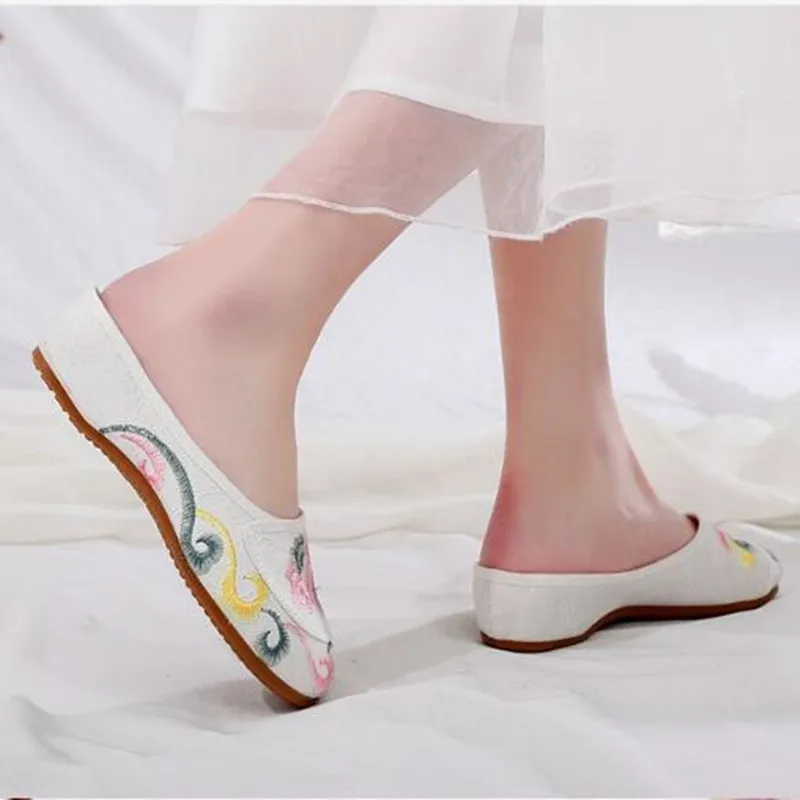 Embroidered Women Slippers Retro Backless Woman Mules Espadrille Flats Ladies Slip on Loafers Ethnic Slides Summer Sandal Shoes