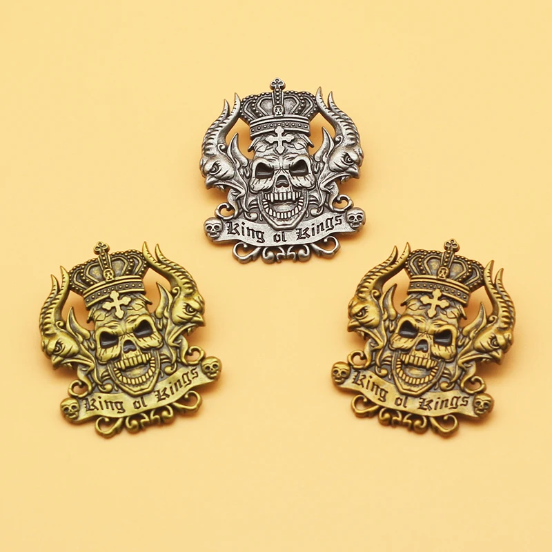 King of King Brooch Crown Skull Cross Eagle Alloy Enamel Insignia Creative Decorative Pins for Men and Women's ornaments