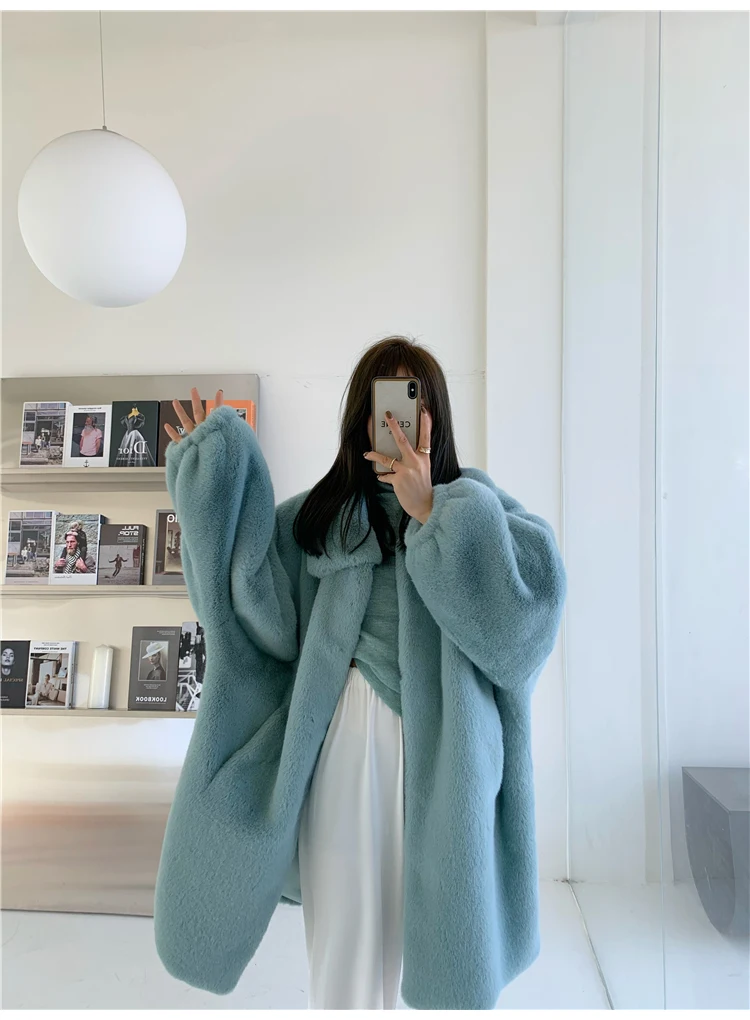 Lautaro Winter Long Oversized Warm Soft Fluffy Faux Fur Coat Women Drop Shoulder Long Sleeve Casual Loose Korean Fashion 2021