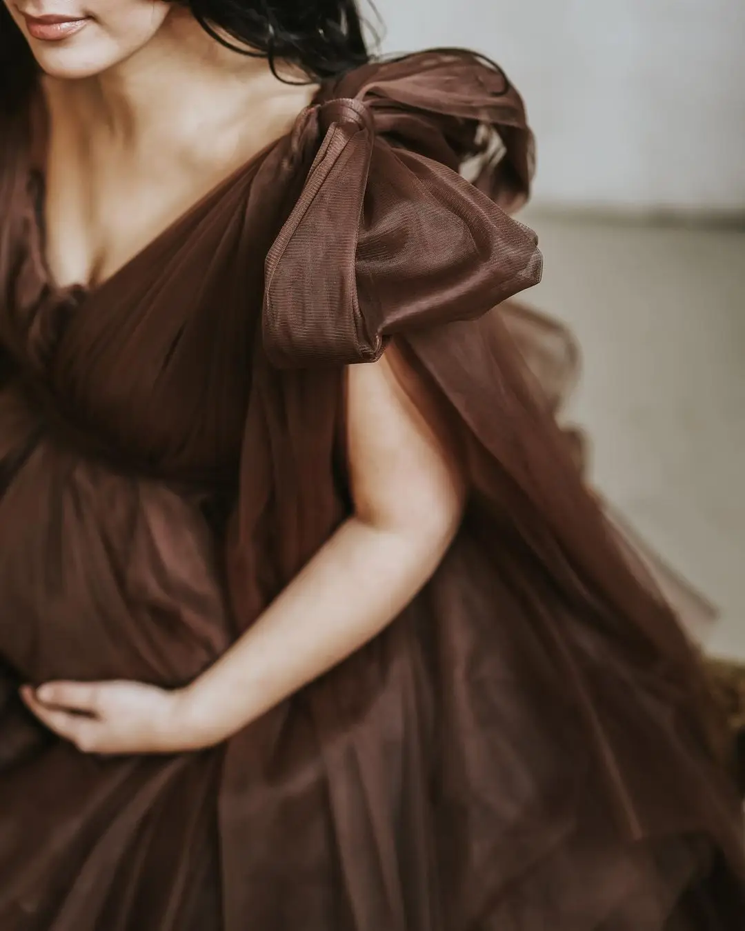 Elegant Brown V-neck Tulle Long Prengnant Women Dresses Top Quality High Low Tiered Ruffles Maternity Robe To Photoshoot