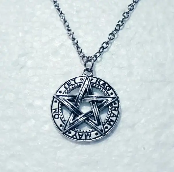 Unisex Amulet Necklace Pentagram Pentacle Pendant Necklaces Chain Supernatural Wicca Jewelry Choker Protection Jewelry Gift