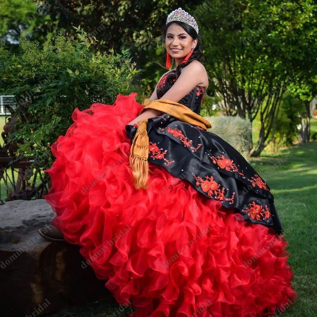 Robe De bal en Satin rouge et noir, brodée, à volants, sans bretelles, bon marché