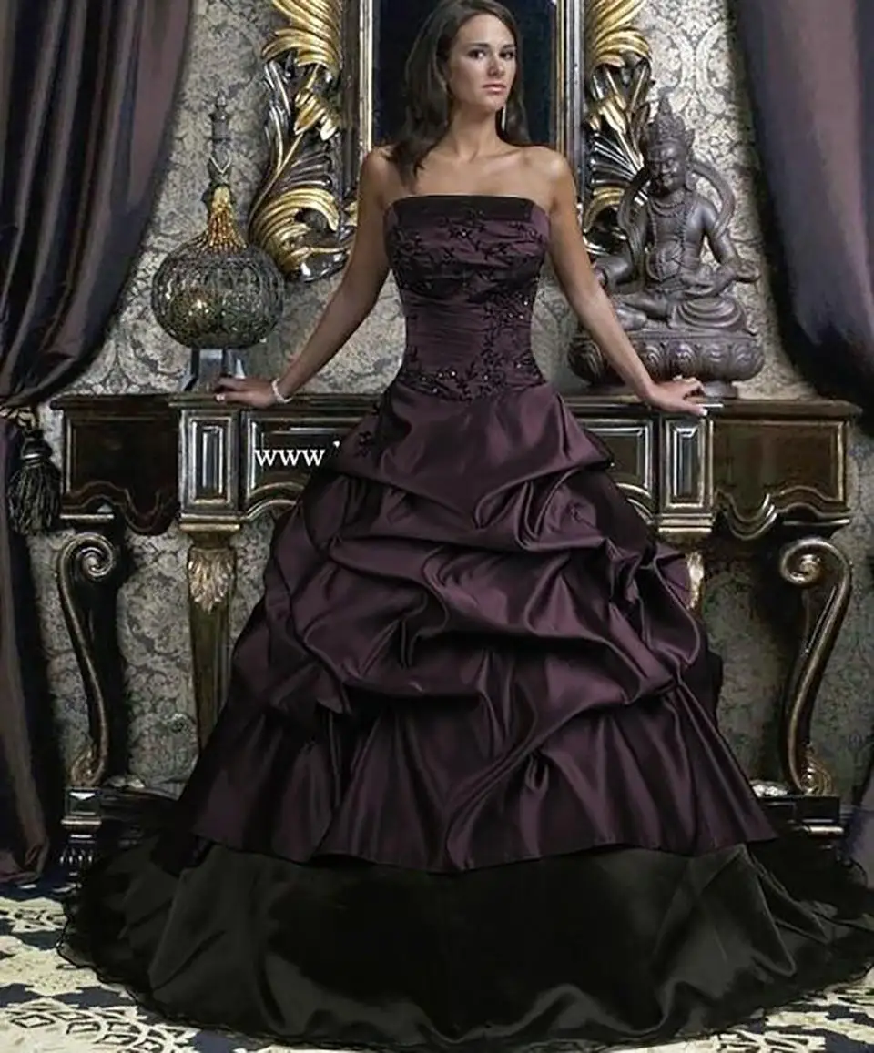 Special Dark Ball Gown Wedding Dresses Black And Purple Strapless Floor Length Ruffles Bridal Gowns Plus Size Appliques Wedding