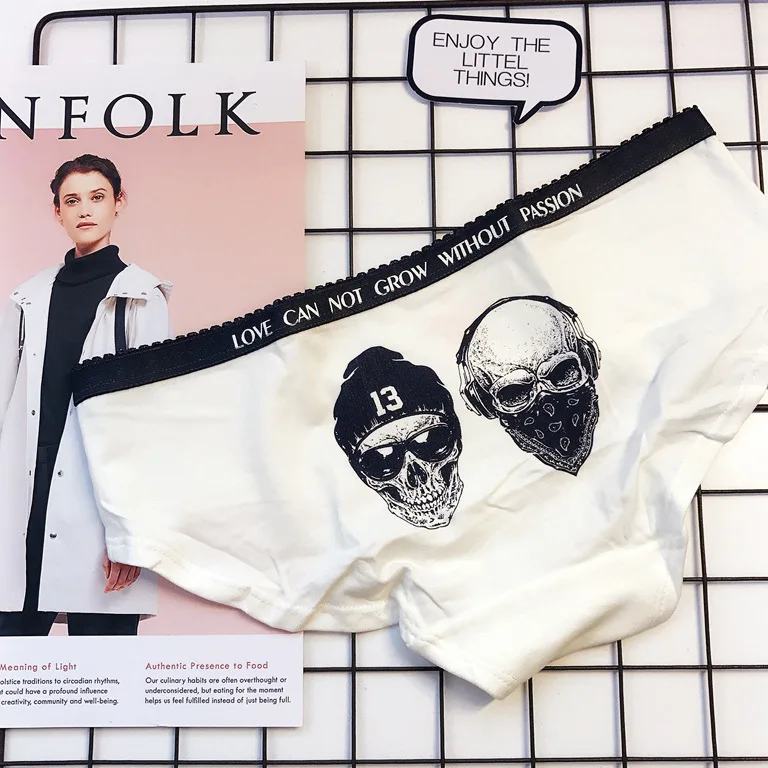 

Sexy Women's Underwear Punk Fashion Black White Letter Skull Cotton Sports Comfortable Mid-Waist Female Briefs Women's Panties