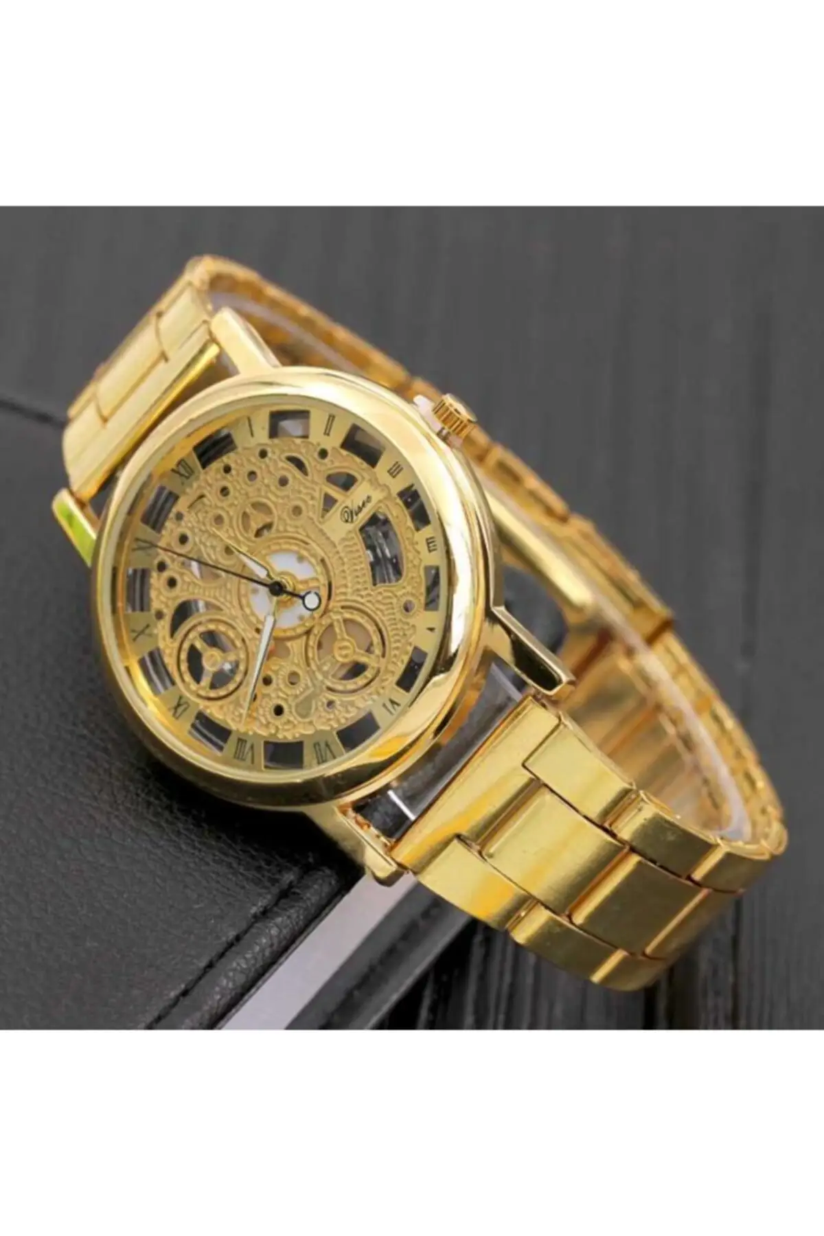 Gold Roman Digit Clock