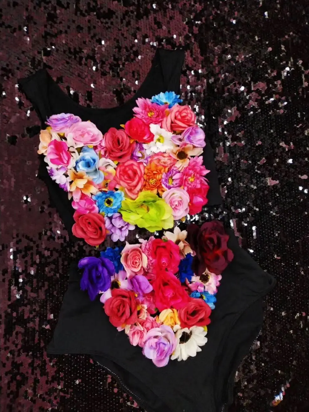 ชุดแสดงบนเวทีสมัยใหม่ ชุดดอกไม้ นักร้อง นักเต้น ชุดแฟชั่นบนเวที