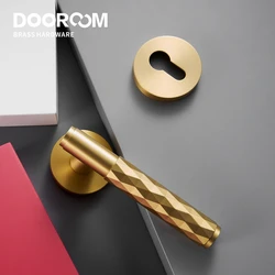 Dooroom Brass Hammered Door Lock Set Interior Bedroom Bathroom Double Wood Door Lever Set Dummy Privacy Passage Key Escutcheon