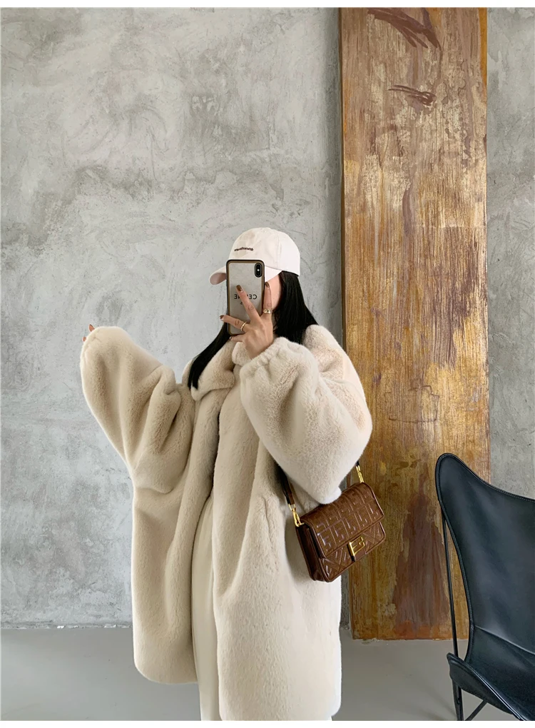 Lautaro Winter Long Oversized Warm Soft Fluffy Faux Fur Coat Women Drop Shoulder Long Sleeve Casual Loose Korean Fashion 2021