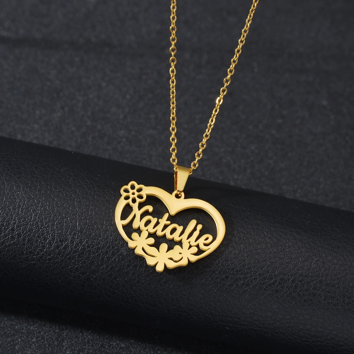 Akizoom-collar de corazón de amor con nombre personalizado para mujer, colgante de placa de identificación de flor con gancho, cadena con dijes de letras, joyería personalizada, regalo