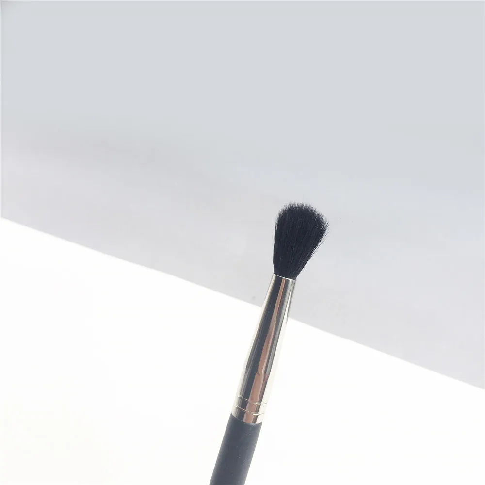 Tapered Blending Makeup Brush 224 - Soft Sheer Eye Shadow Nose Shading Contour Highlighting Cosmetics Brush Tools