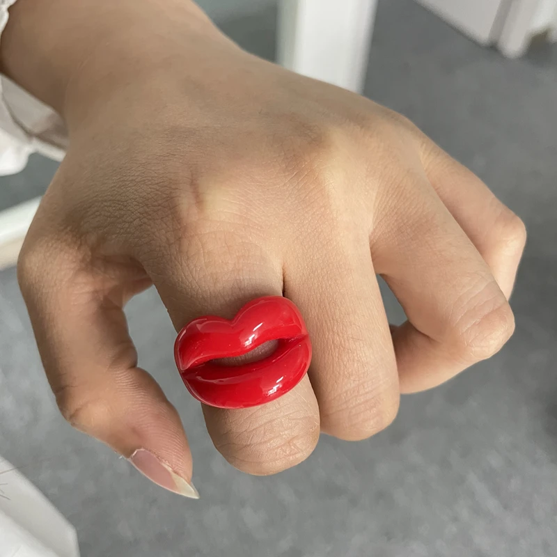 HUANQI 2021 New Fashion Punk Red Lips Shape Resin Finger Rings Mouth Lip Acrylic Ring for Women Girls Party Jewelry