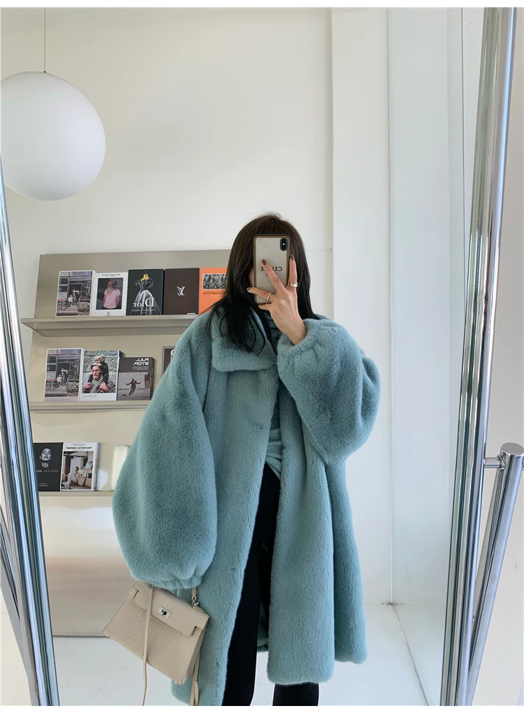 Lautaro Winter Long Oversized Warm Soft Fluffy Faux Fur Coat Women Drop Shoulder Long Sleeve Casual Loose Korean Fashion 2021
