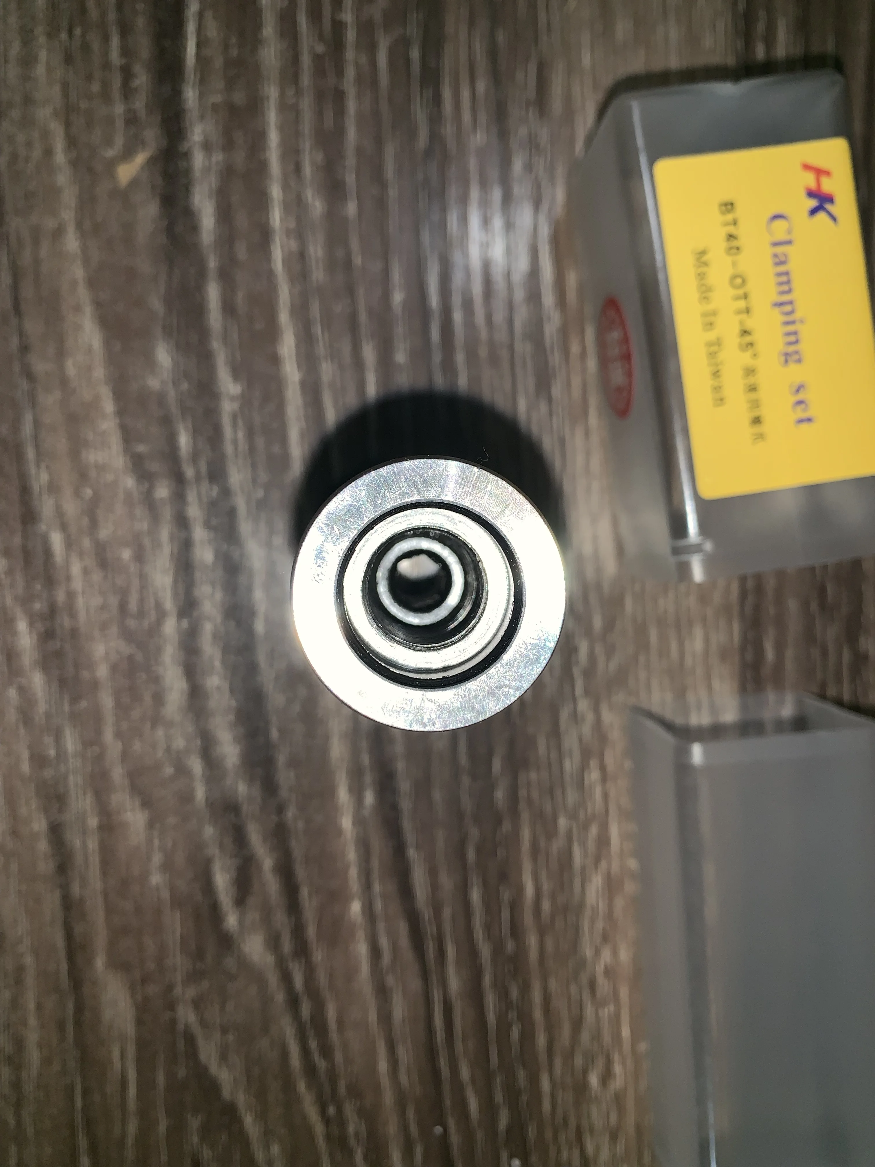 Authentic Taiwanese spindle claws Four-blade broaching claws BT30, BT40, BT50 45 degree Pulling claws Spindle claws