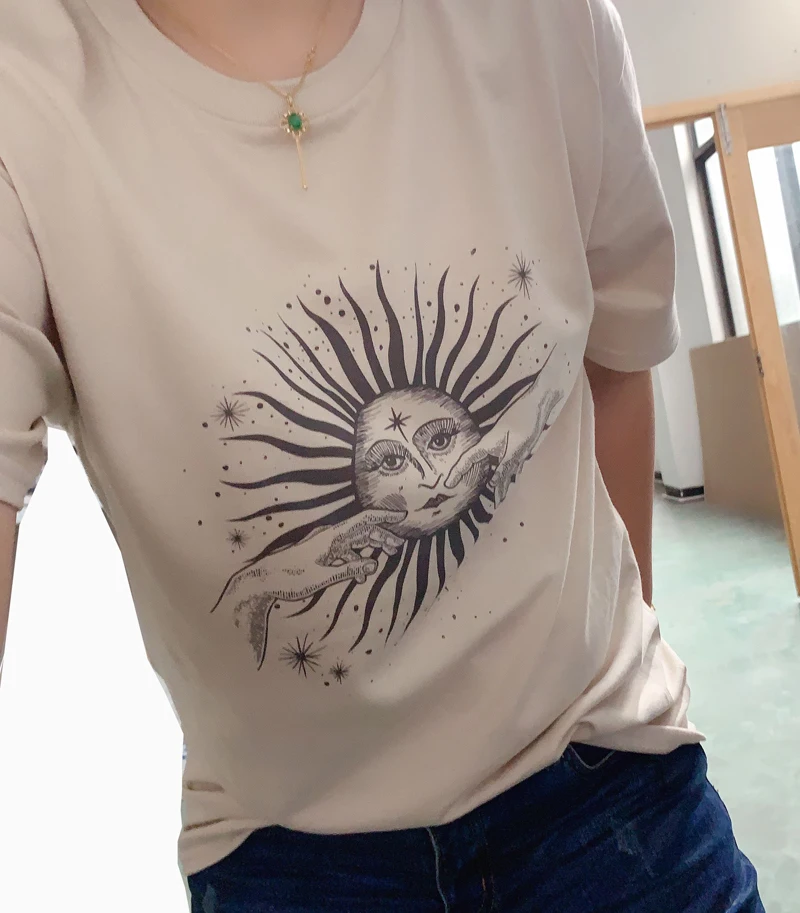 sunfiz YF Boho Style Vintage Sun Hands Print T-Shirts Women Summer Casual Loose Tees Hipster Cute Aesthetic Astrology Tops