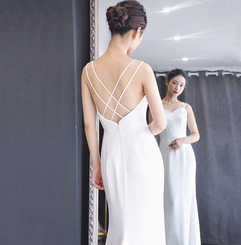 ออกแบบใหม่เกาหลีสไตล์ V คอซาตินเรียบง่าย Sheath Criss-Cross ชุดเจ้าสาวชุด Vestidos de Novia