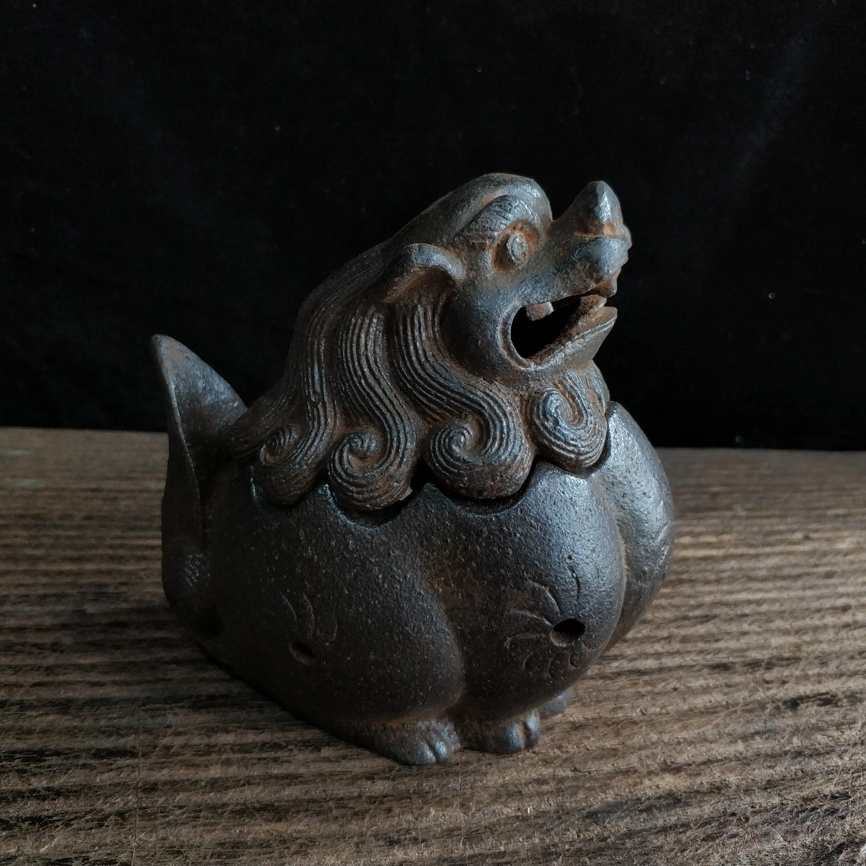 

Rare Old Qing Dynasty Collection Old Rare Iron beast incense burner,Free shipping