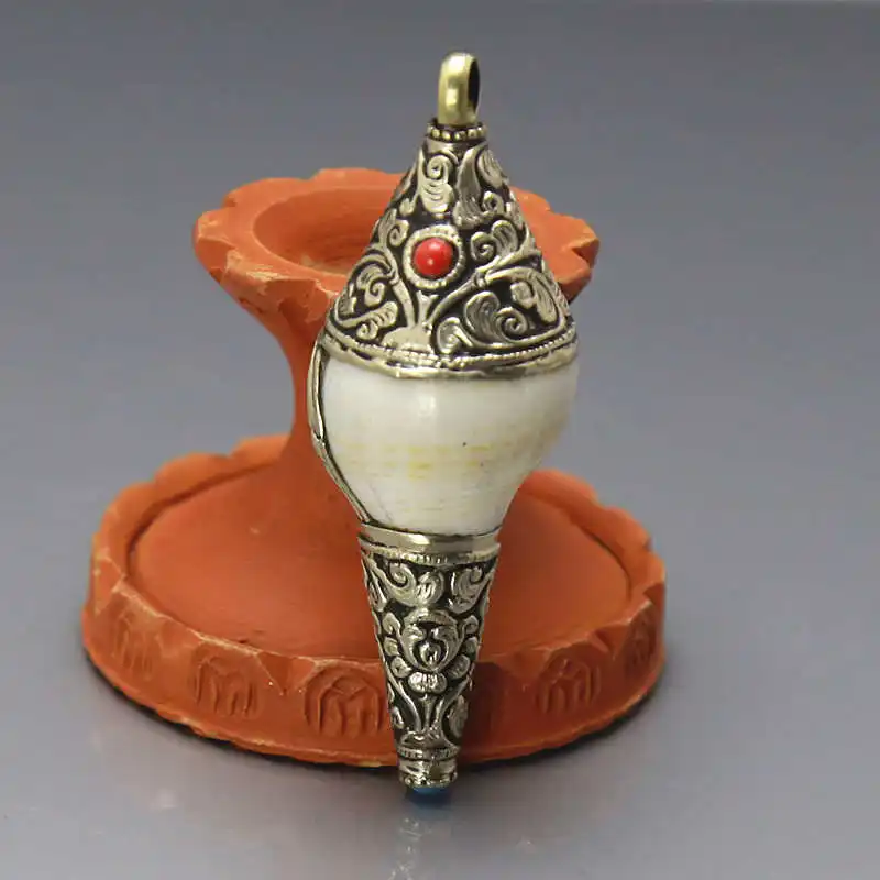 Tibetan Capped Natural Conch Pendants Nepal Handmade Sea Snail Pendant Decor Arts 8-9cm TBP148