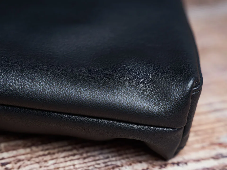 Modische Herren-Umhängetasche aus echtem Leder, lässige Crossbody-Tasche, klassische Tasche mit faltbarem Deckel und Reißverschluss, Messenger-Tasche für 10,5-Zoll-iPad, NUPUGOO. – Detail 16