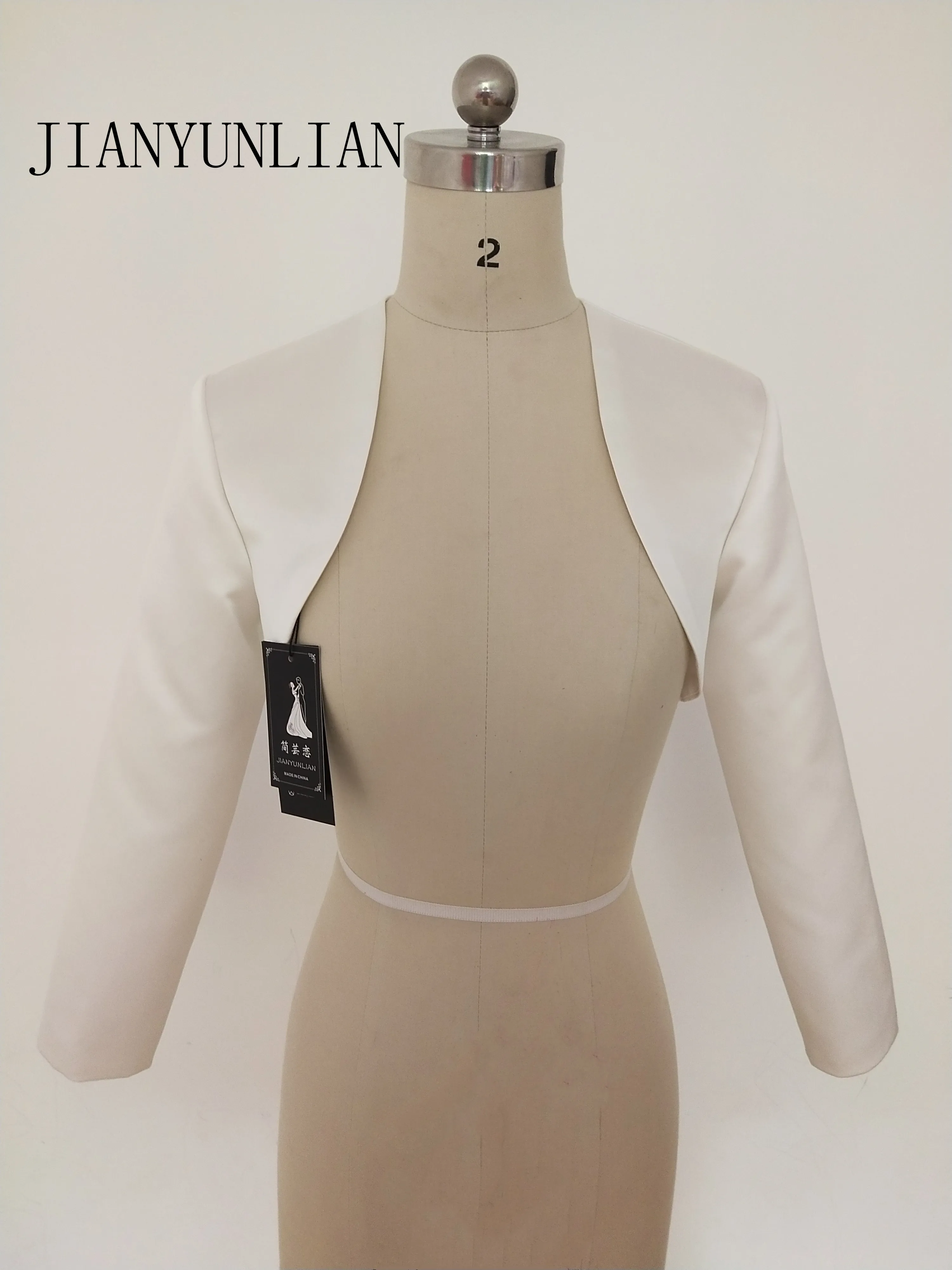 Dostosowane tanie długie rękawy kurtka ślubna okłady Bolero satynowa damska zimowa peleryna ślubna Wrap wzruszając ramionami na suknie wieczorowe