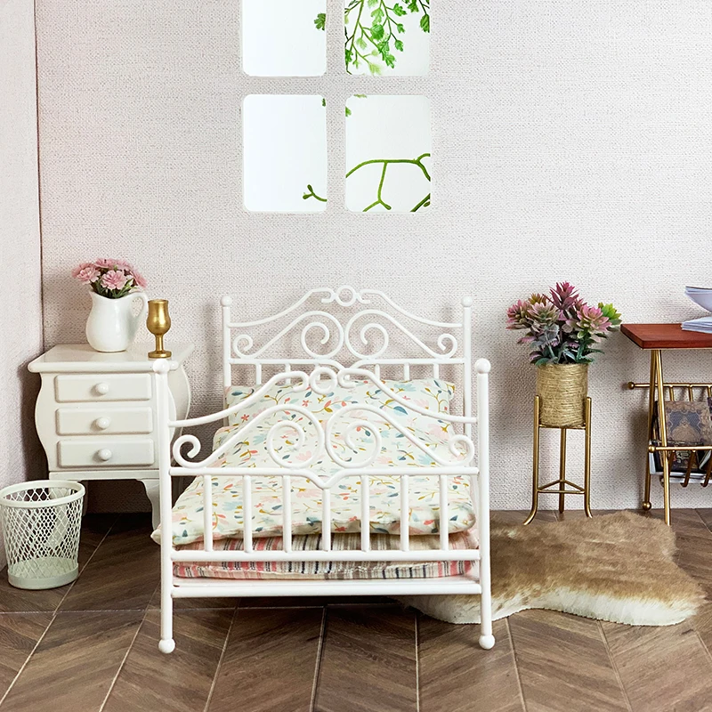 Aizulhomey European Retro Iron Bed 1/12 Mouse Dollhouse Furniture OB11 BJD Lol  Blyth Accessories For Dolls Infant Girl Toys Boy