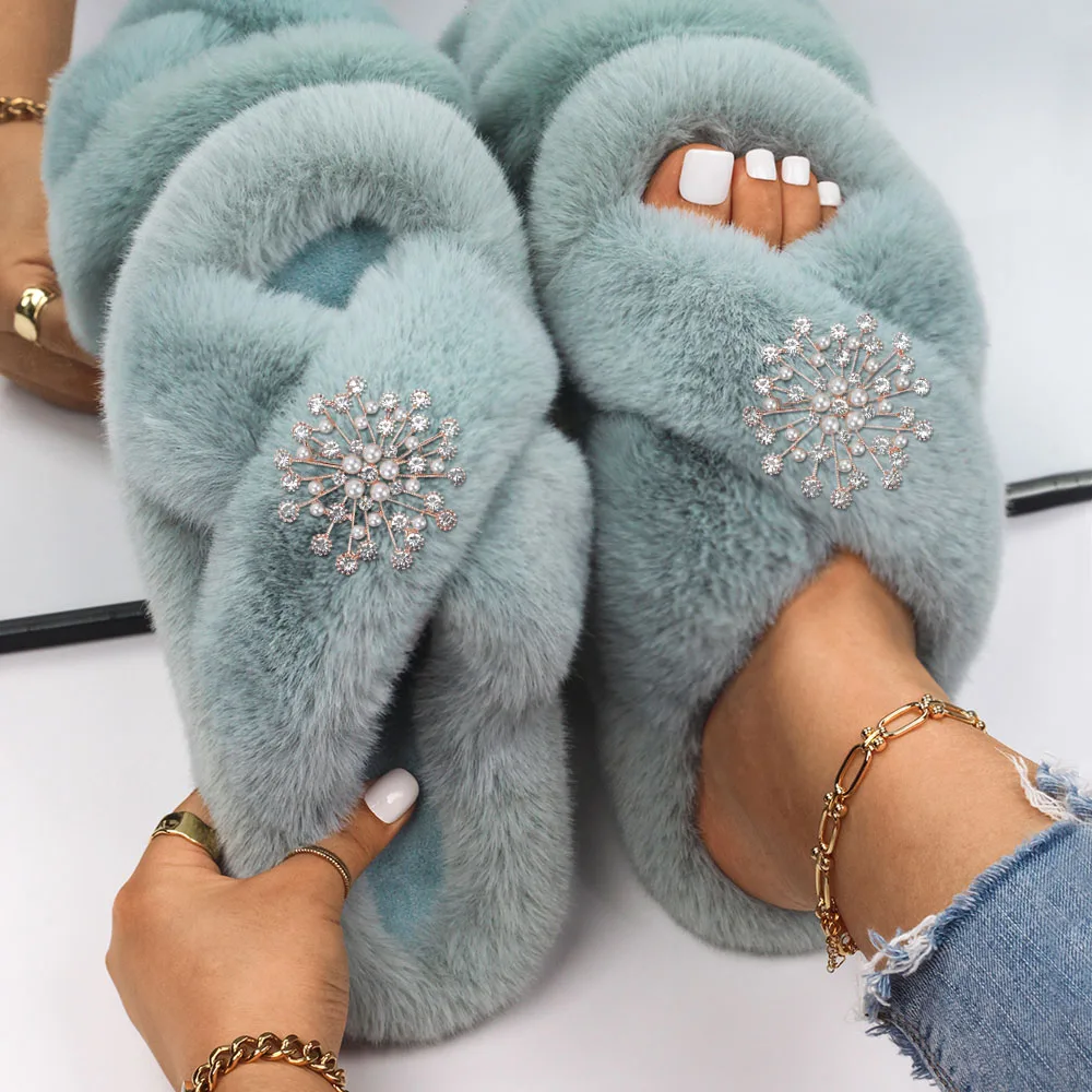 Slippers Women Luxury Rhinestone Gypsophila Furry Slides Fluffy Flip Flops Designer Indoor Slippers Flat Sandals Female Shoes