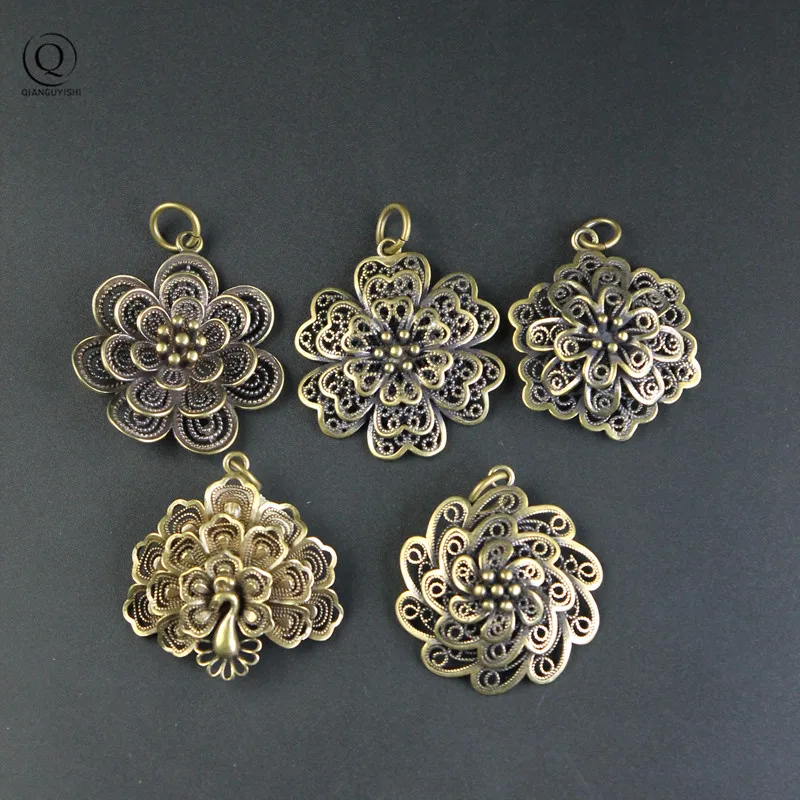 Classical Brass Peacock Key Chain Pendants Charm Vintage Pure Copper Hollow flowers Bag Hanging Trinket Car Key Ring Accessories