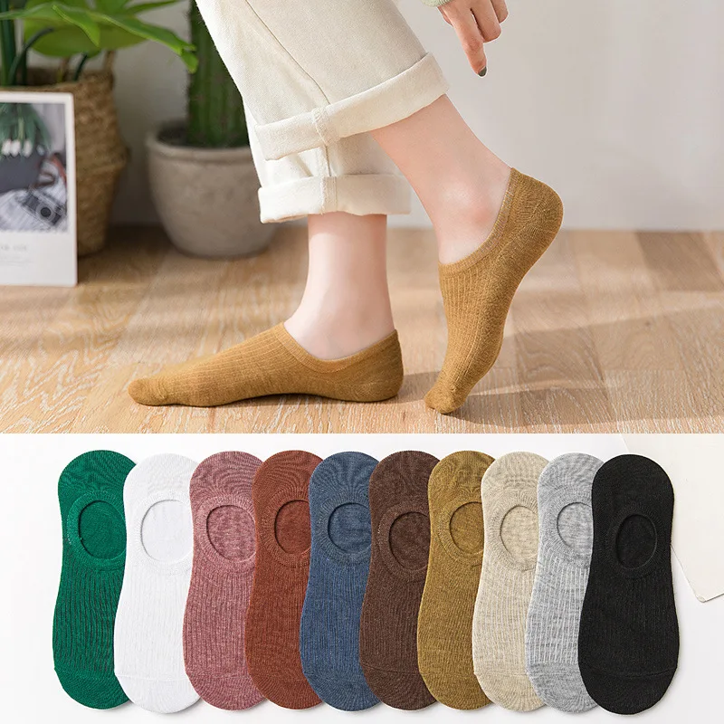 1pairs Women Socks Breathable Sports socks Solid Color Boat socks Comfortable Cotton Ankle Socks White Black