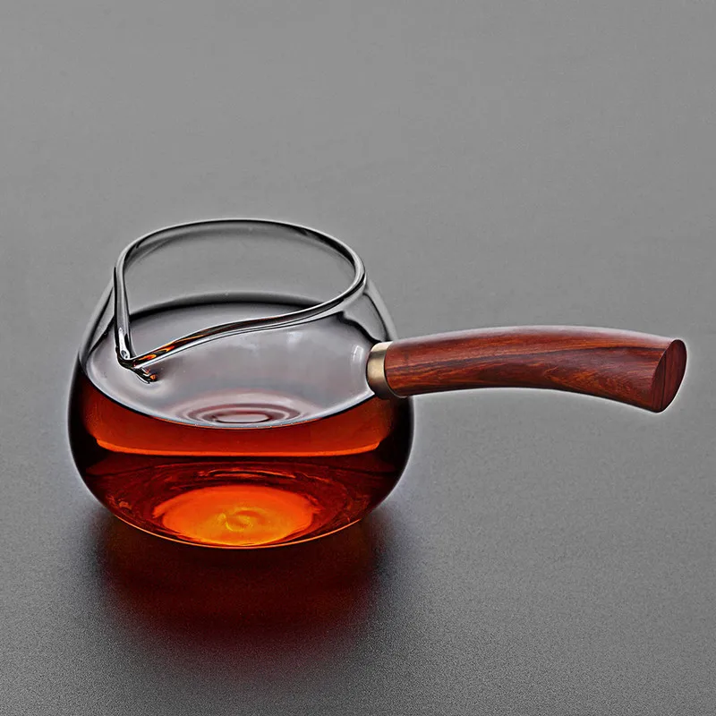 

Japanese Style Heat Resistant Glass Tea Infuser Transparent Tea Pitcher Chahai with Side Handle Creative Coffee Jug Teapots