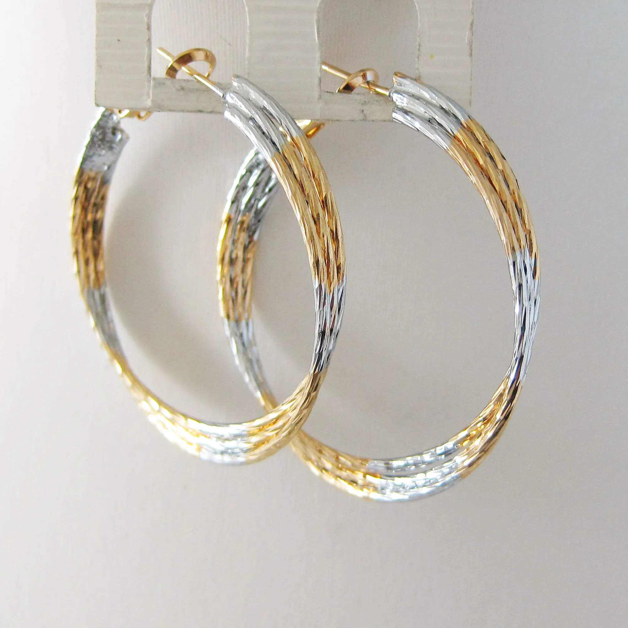 CARVED LINES TWISTED YELLOW AND WHITE GOLD COLOR ROUND HOOP EARRING 40MM GREAT GIFT