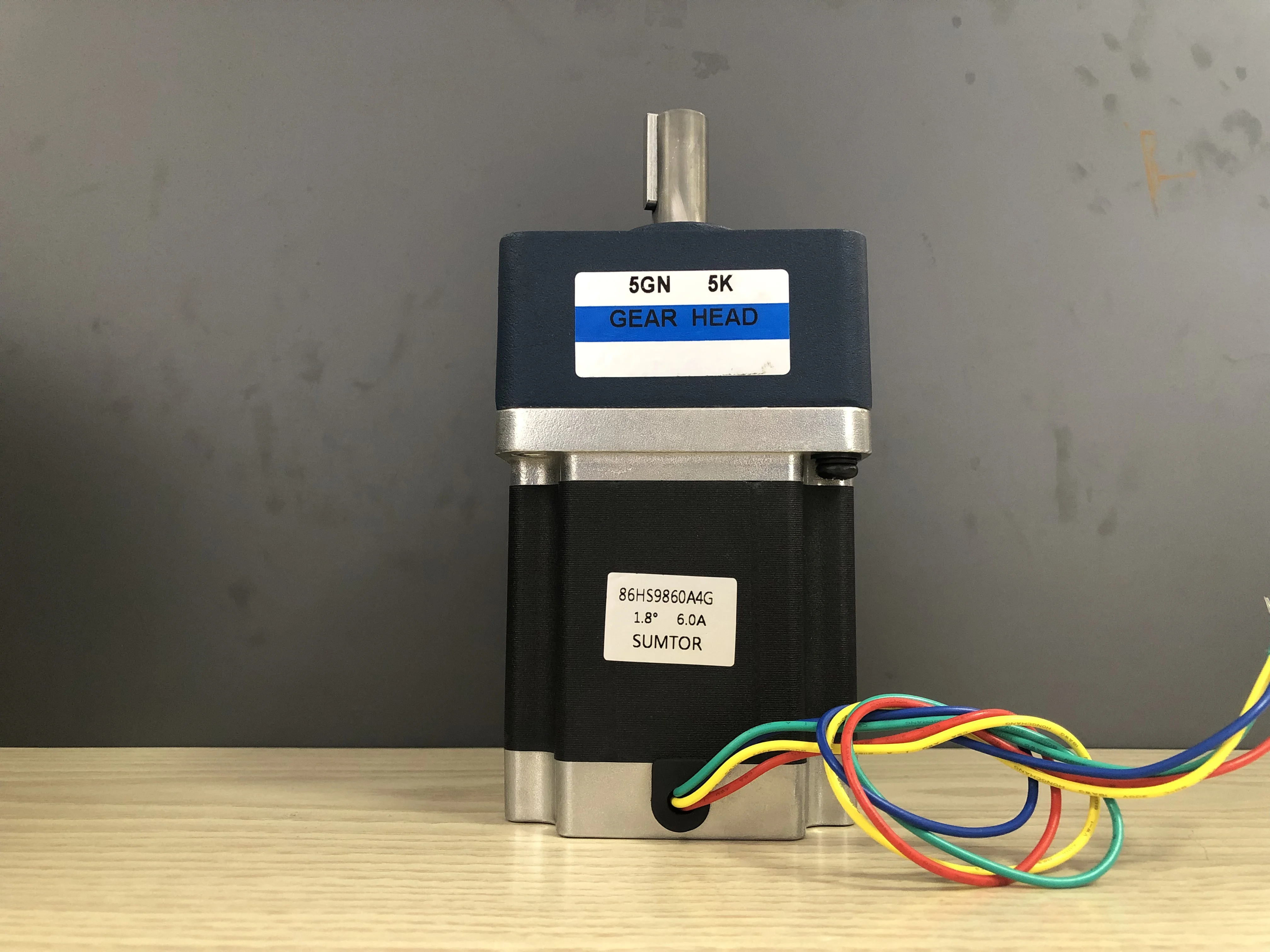 محرك متدرج لتقليل التروس NEMA 34 بطول 98 مم 6A 6.8N. م نسبة 3:1 5:1 7.5:1 10:1 12.5: 1 15:1 علبة التروس 90 مم