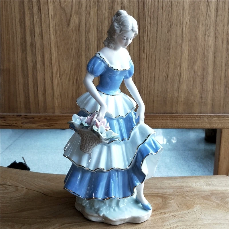 Porcelain Antique Princess Figurine Handmade Ceramics Royal Girl Statue Royal Adornment Gift Craft for Home Decor Art Collection
