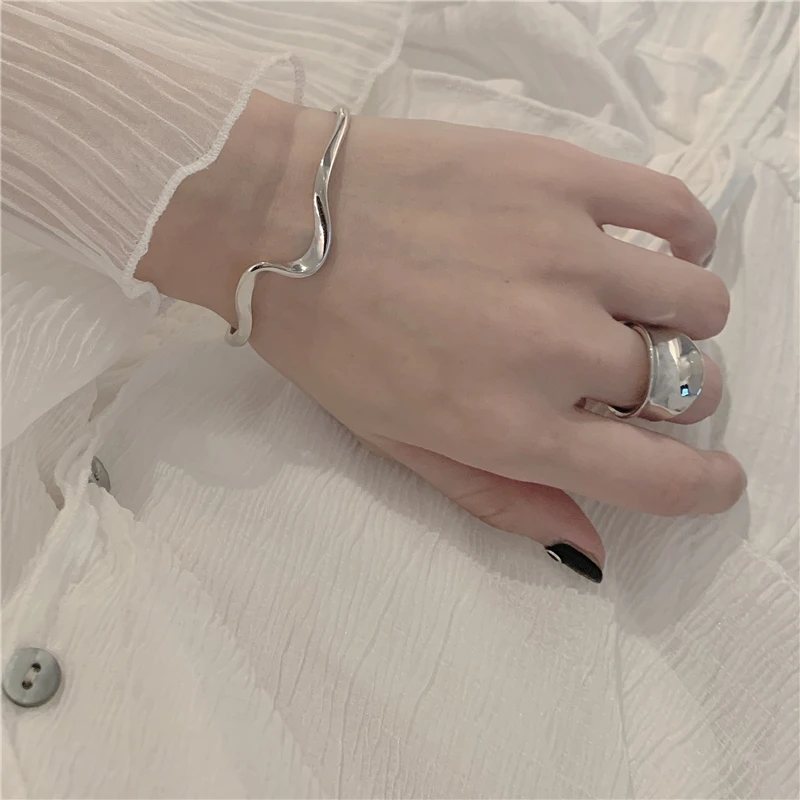 HUANQI New Trend Simple Bending Water Pattern Wave Arc Opening Bracelet for Women Girls Party Jewelry Gift