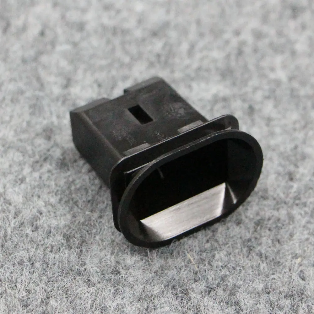 Apply to Passat B6 Passat b7l CC  Rear seat buckle Original rear seat cushion fixing clip 3C5 886 373