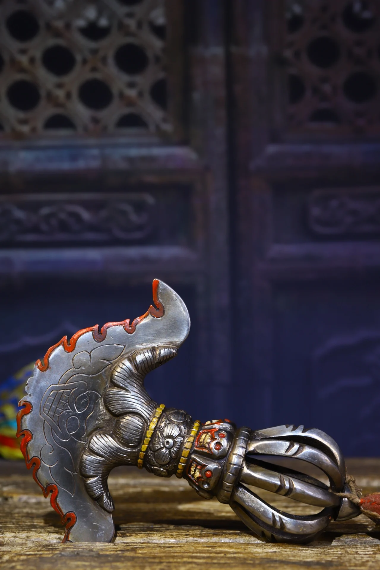 

7"Tibetan Temple Collection Old Tiantie Painted Mosaic Gem Prayer Flags Skeleton head Dharma Dorje Vajra Phurpa Town House