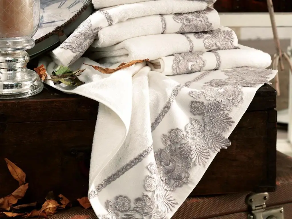 French Laced leaf dowries bamboo towel cream, 50x90 cm, 60x90 cm