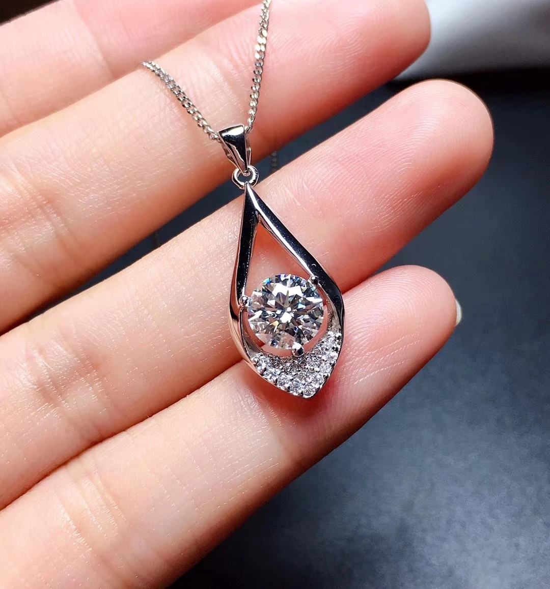 

Graceful Crackling Moissanite Pendant for Women Necklace 925 Sterling Silver Jewelry Shiny Better than Diamond Good Gift