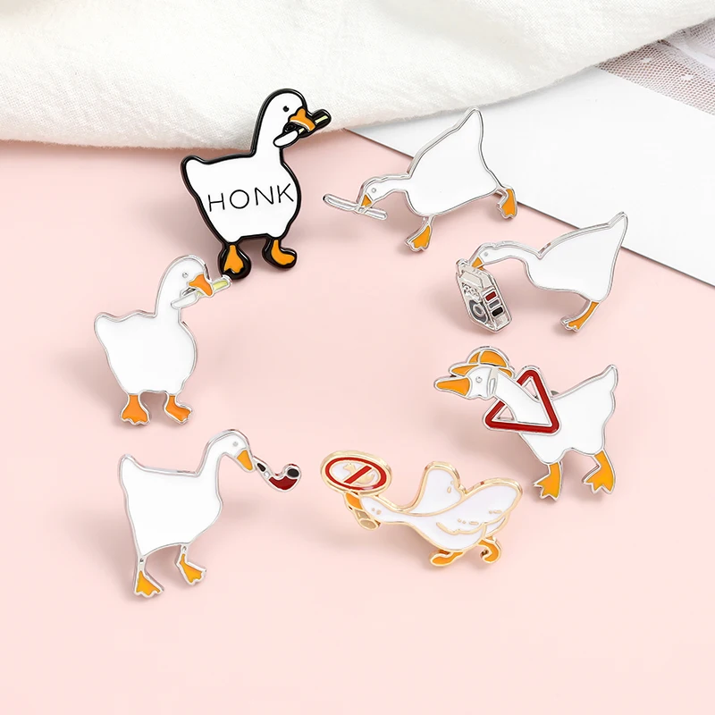 Honk Honk Enamel Pin Custom Naughty Goose Brooch Bag Lapel Pin Cartoon Funny Animal Badge Jewelry Gift for Kids Friends