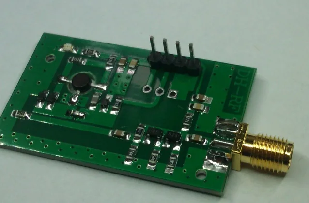 RF VCO RF Oscillator Frequency Source Broadband VCO 515mhz --- 1150mhz