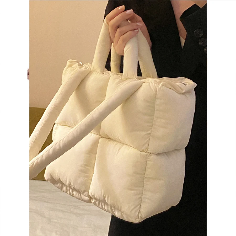 Winter New Fashion Large Women\'s Sponge Shoulder Bags Soft Pillow Ladies Bag Luxury Diamond Handbags Nylon Cloth Elegant Totes